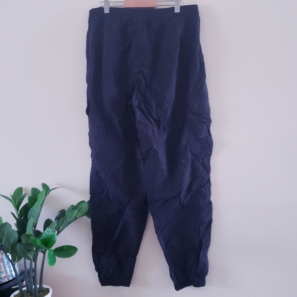 Lululemon Lightweight Cargo Mid-Rise Hiking Pant - Black 10 - Picture 12 of 12